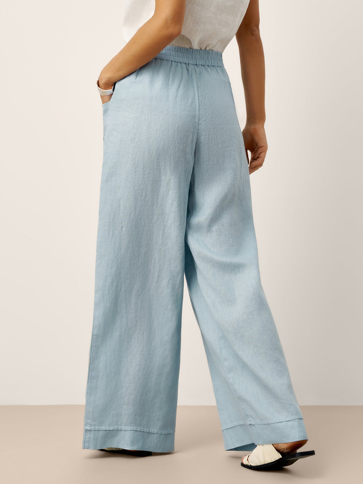 Veridiana | Pleated Linen Trousers
