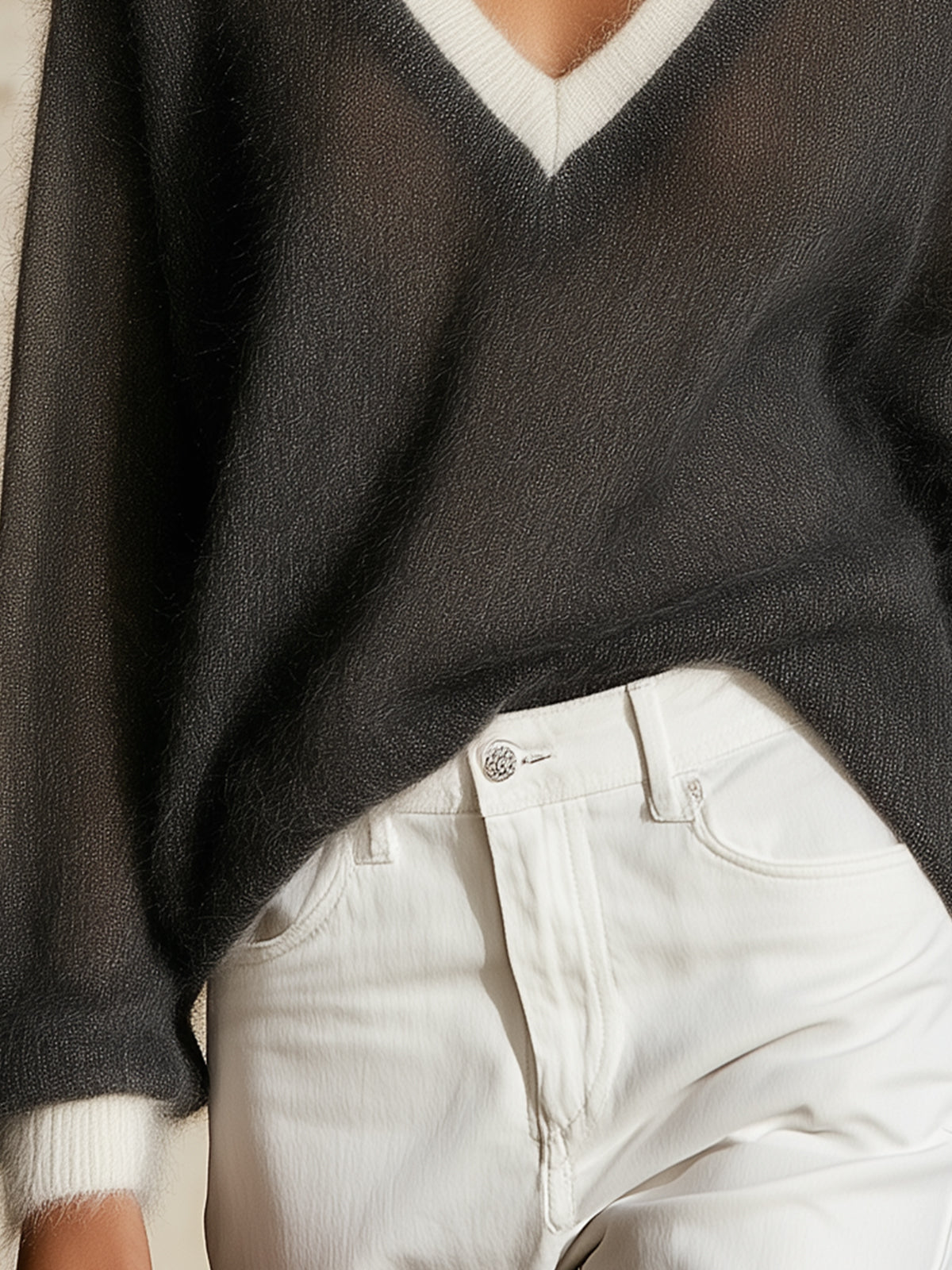 Elara | Contrast V-Neck Knit